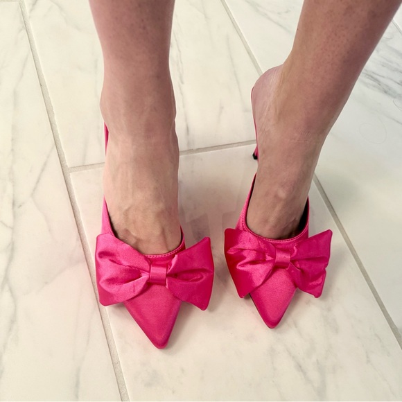 NWOT Women's Hot Pink Satin Bow Mule Heels - Picture 3 of 5
